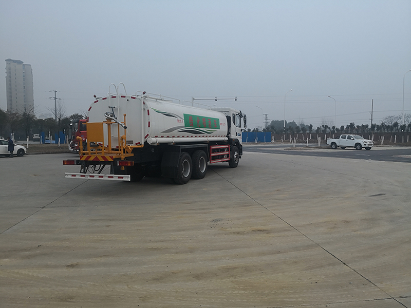 中潔牌XZL5250GSS6型東風(fēng)華神T5后雙橋灑水車