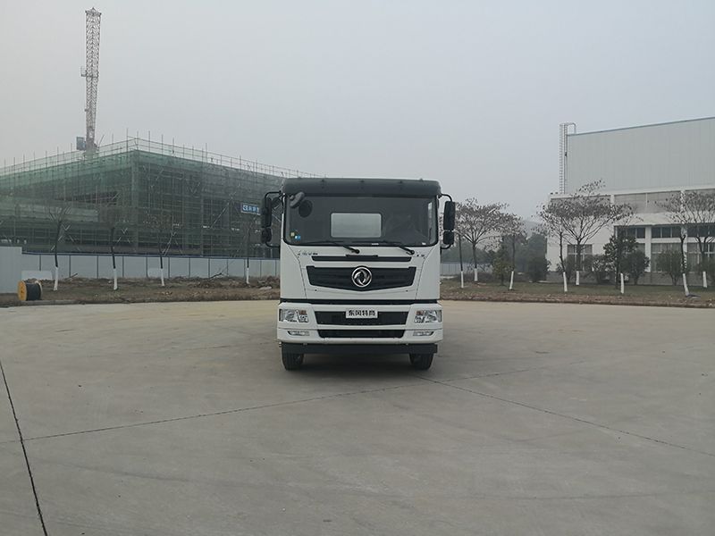 中潔牌XZL5250GSS6型東風(fēng)華神T5后雙橋灑水車