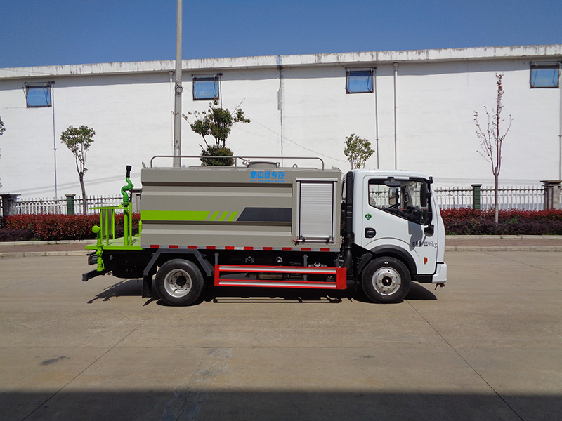 XZL5040TYH6型路面養(yǎng)護(hù)車