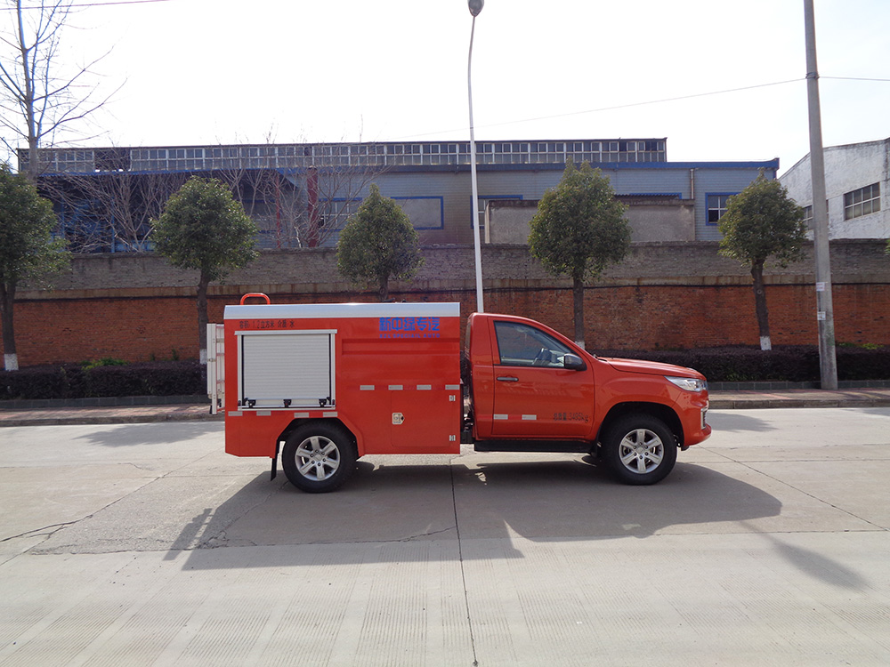 XZL5037GSS6型灑水車(chē)