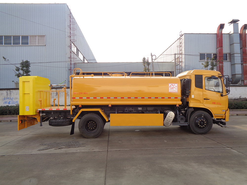 XZL5182GQX6型清洗車