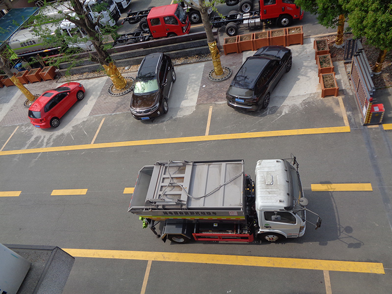 XZL5080ZZZBEV型純電動(dòng)自裝卸式垃圾車(chē)