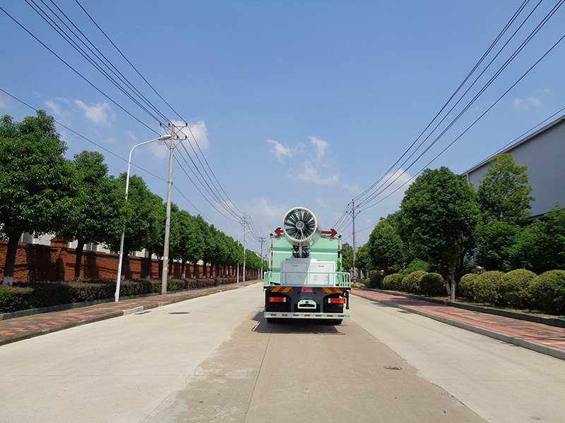 XZL5183TDYBEV型純電動多功能抑塵車