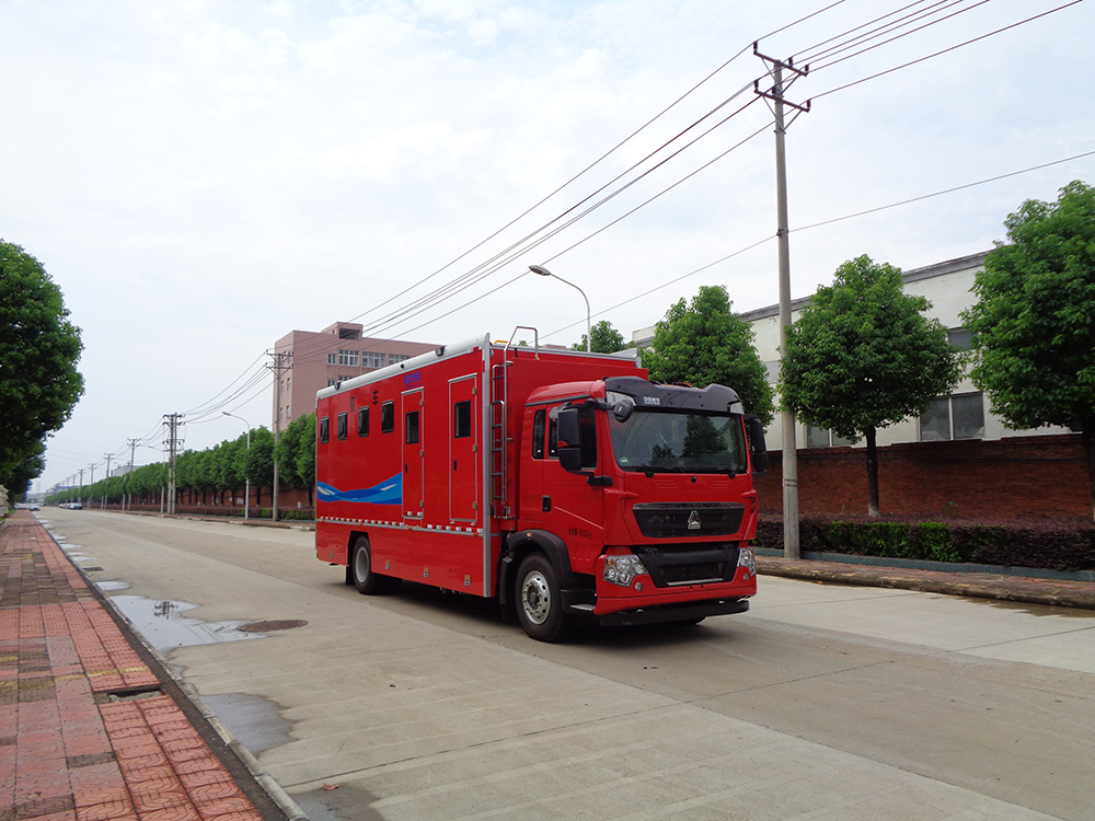 XZL5180XCC6型餐車(chē)
