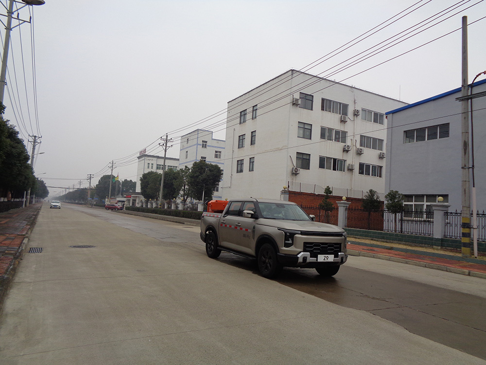 XZL5031TCXZNHEV型插電式混合動(dòng)力除雪車