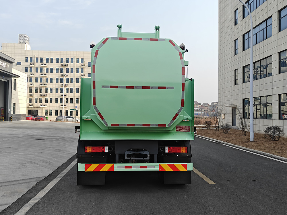 XZL5183TCABEV型純電動餐廚垃圾車